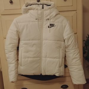 Nike white hooded puffer zip up jacket coat